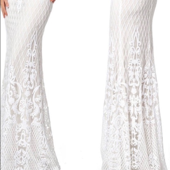 Wedding dress - Picture 2 of 3